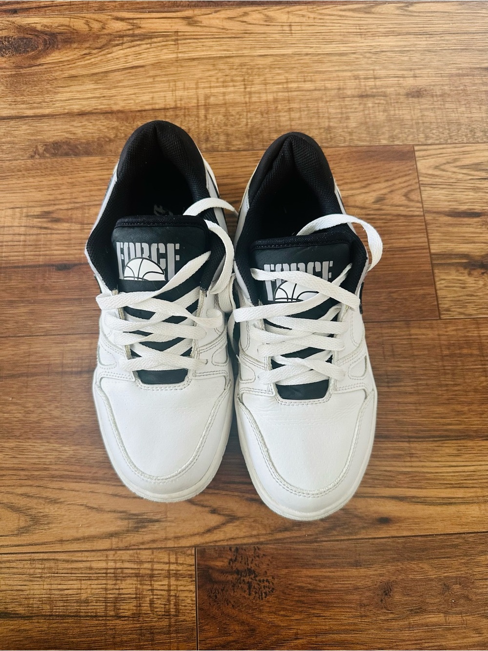 Nike White and Black Low-Top Sneakers